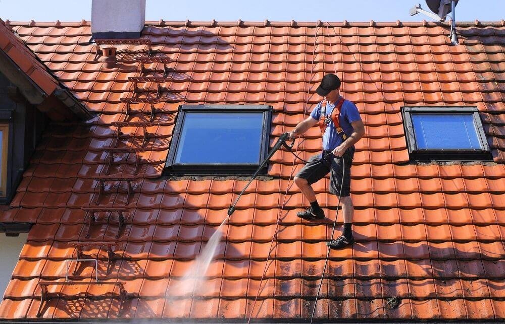 Top Signs Your Roof Needs Professional Cleaning in Harrogate